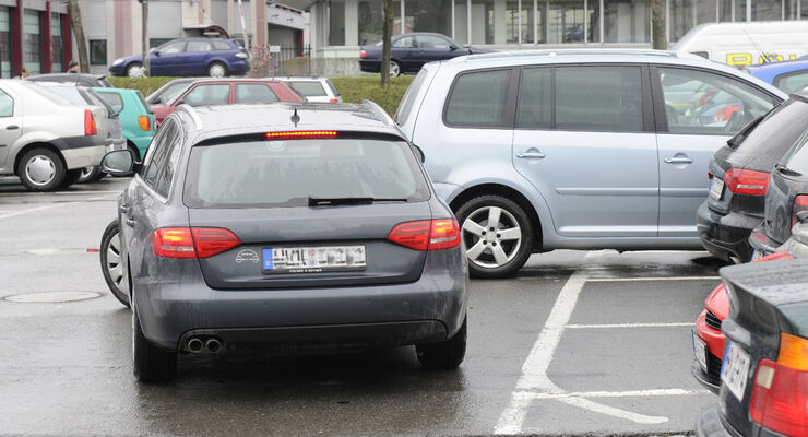 Auf dem Parkplatz und im Parkhaus gilt nicht automatisch die Stra§enverkehrsordnung