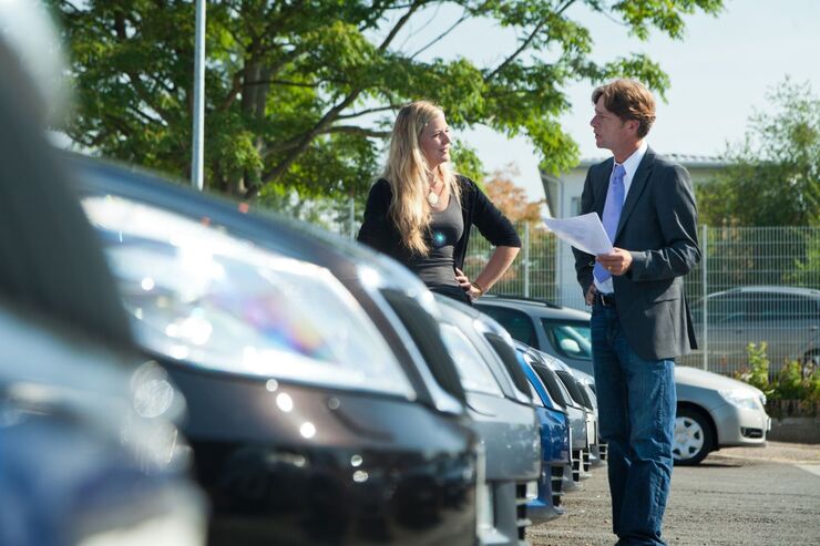 Rechte von Autokäufern: Was tun bei Mängeln? - firmenauto