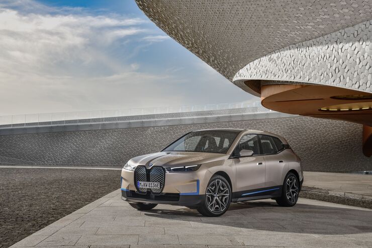 BMW E-SUV iX 2021