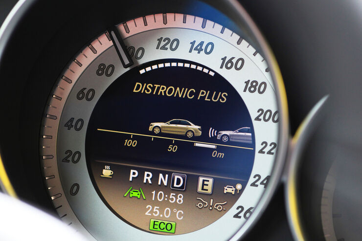 Abstandsregeltempomat: Auf Abstand gehen mit ACC - firmenauto