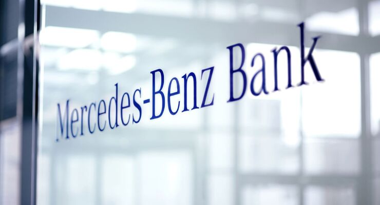 Mercedes-Benz Bank Schriftzug Logo Emblem