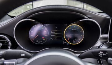Mercedes C-Klasse 2018, digitales, Cockpit, Instrumente