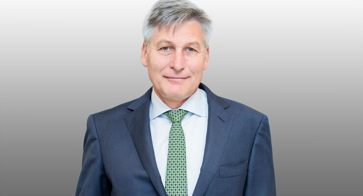 Thomas von Großmann, Leiter Vertrieb Direkt- und Sonderkunden, wird zeitgleich die Verantwortung für den Vertrieb an Flotten-, Direkt- und Sonderkunden der BMW Group in Deutschland übernehmen.
