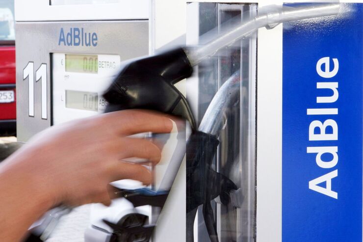 AdBlue: Was Sie über den Dieselzusatz wissen müssen - firmenauto